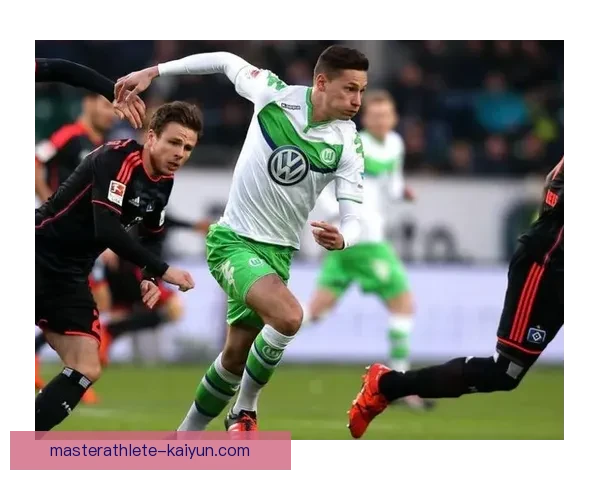 布斯克茨战术适配性分析显示其在球队中发挥稳定的重要作用